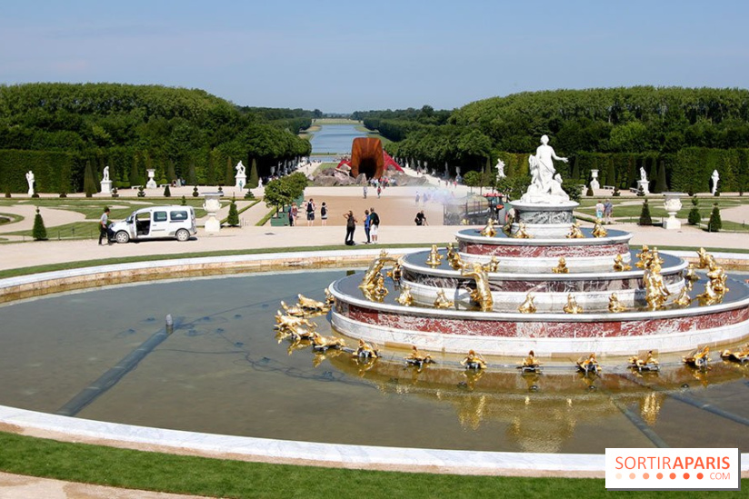 Dirty Corner d'Anish Kapoor au Château de Versailles