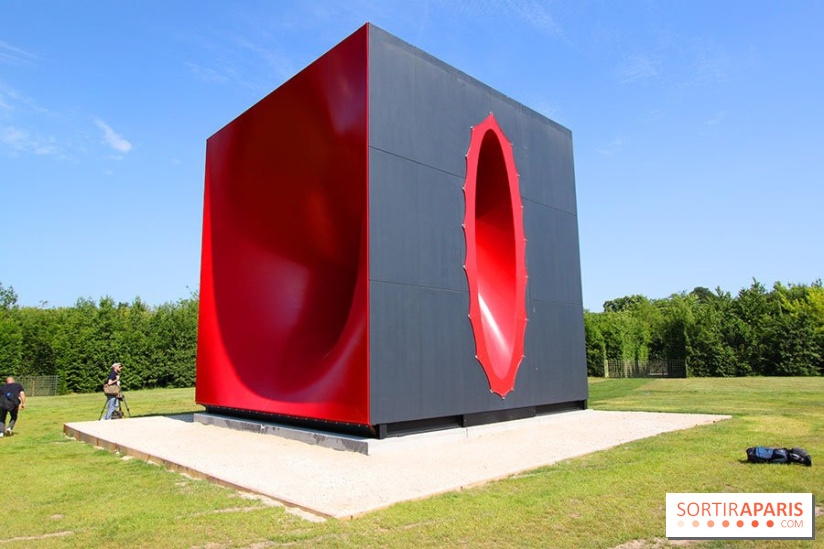 Sectional Body preparing for Monadic Singularity