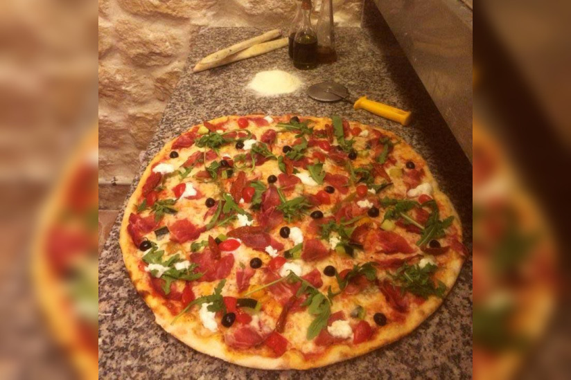 Papelli : on a testé la plus grande pizza de Paris ! 