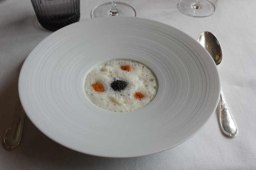 L'Abeille, restaurant du Shangri-La ouvre pour le déjeuner