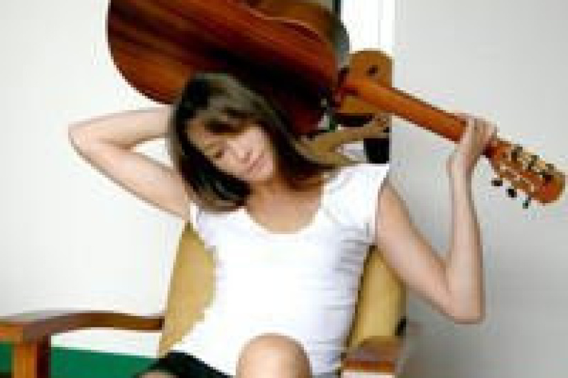 Carla Bruni photo: Claude Gassian