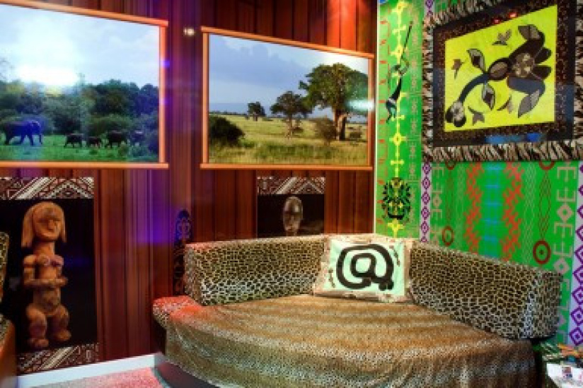 La Case africaine, Love Hôtel à Paris