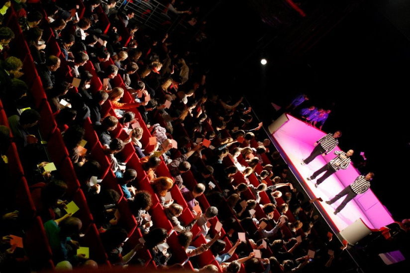 Match d'improvisation professionnelle à la Cigale