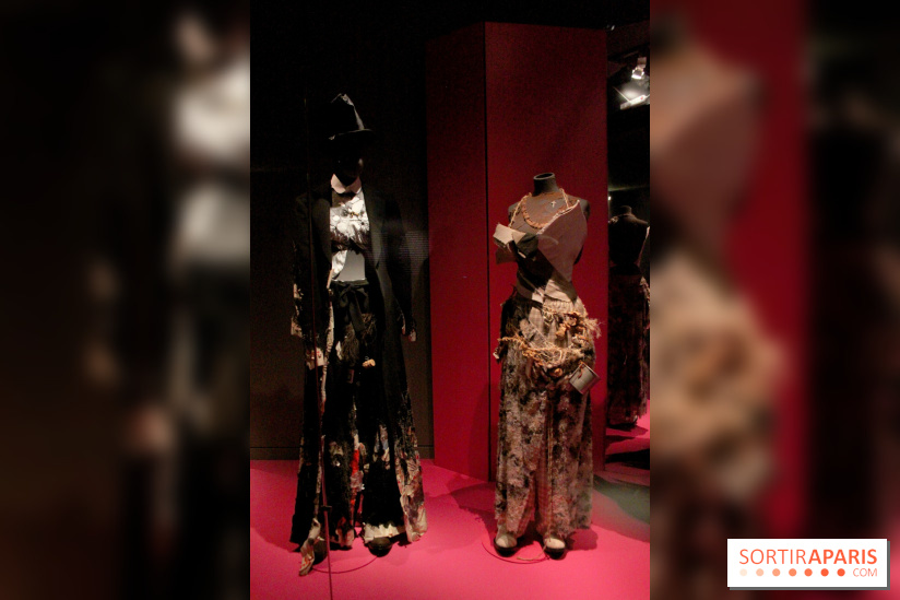 Tenue correcte exigée - extravagance des podiums