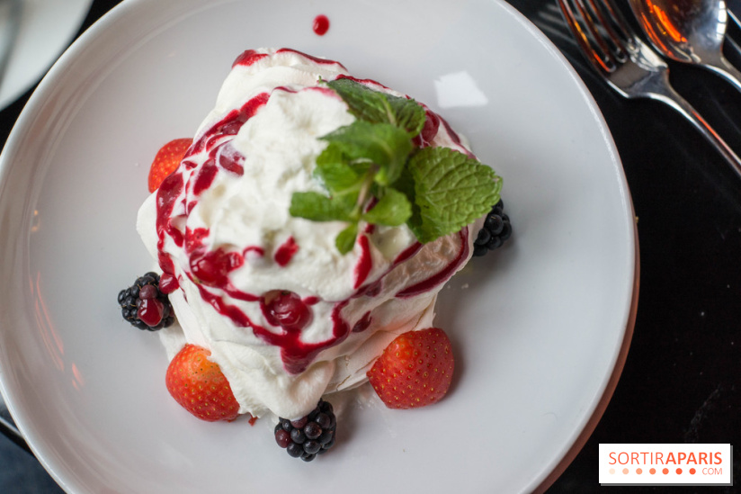 La belle armée : brasserie et bar à cocktail en face de l'Arc de Triomphe