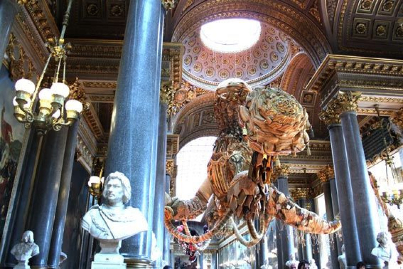 Golden Valkyrie, Joana Vasconcelos | photo © Sortiraparis.com