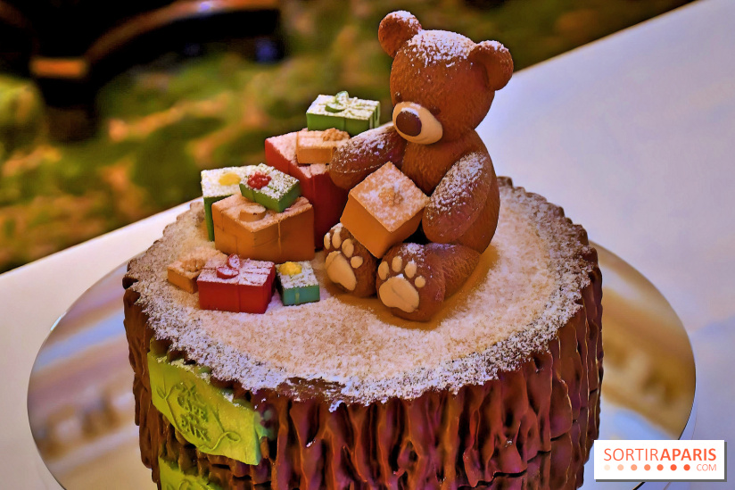 Bûche de Noël 2024 à Paris : la création régressive du Café de la Paix