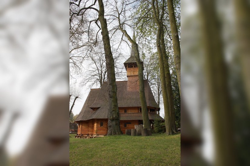 Découvrez une église insolite en bois cachée en région parisienne ! 