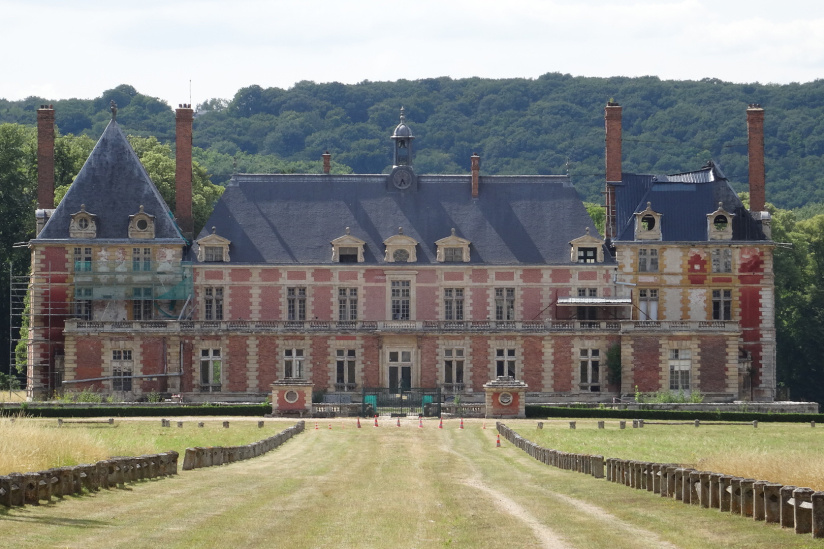 Ce château des Yvelines accueille un spectacle de drones, lampions et un grand feu d'artifice fin mai