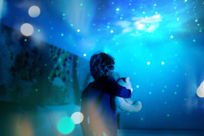 Insolite : ces hôtels parisiens vous plongent la tête dans les étoiles