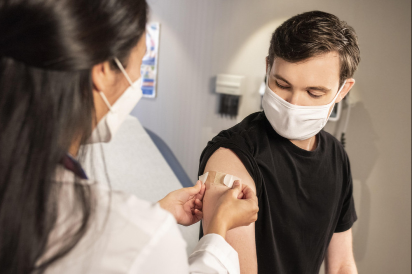 Coronavirus - Vaccination des adolescents : le vaccin Moderna désormais autorisé pour les 12-17 ans 