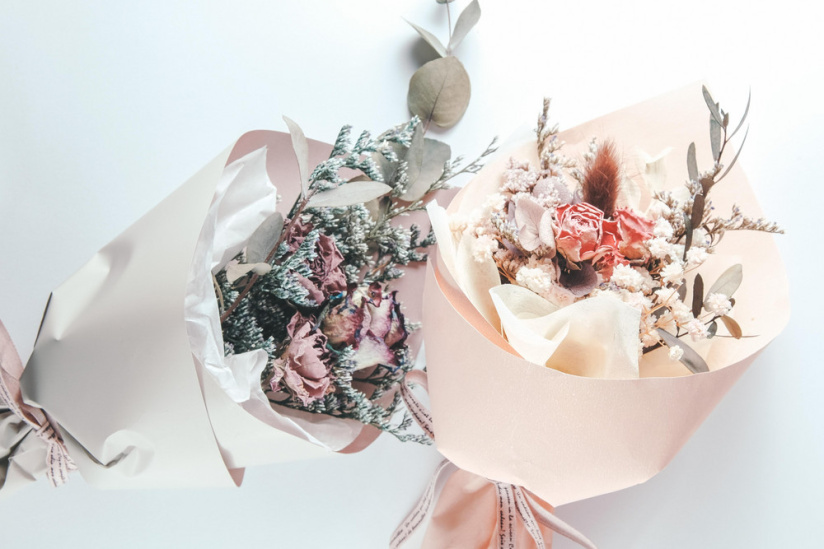 Une braderie florale géante de Noël avec des petits producteurs européens