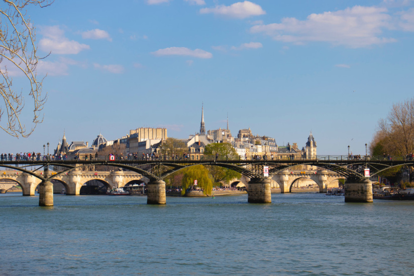 La base nautique du Bras Marie face à l'Île Saint-Louis à Paris : du kayak et du canoë sur la Seine 