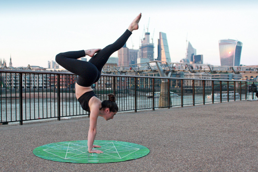 Des cours de yoga avec une vue imprenable sur Paris !