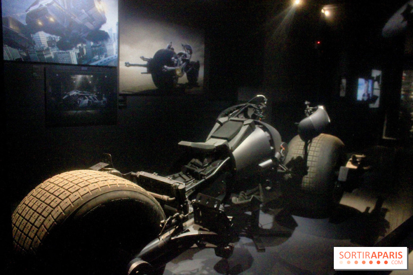 L’Art de DC Comics au Musée Art Ludique - moto batman