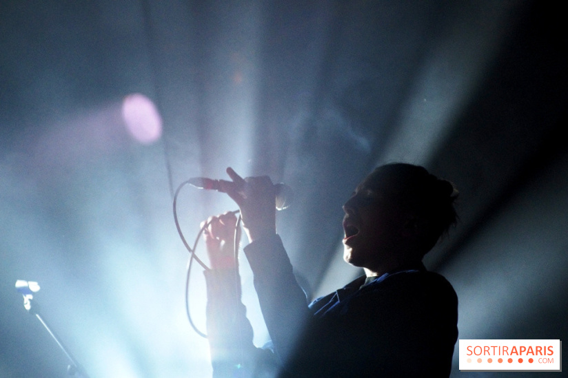 Vök en concert au Point Ephémère à Paris
