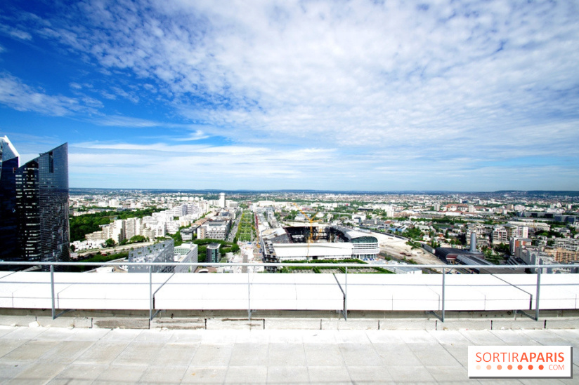 Réouverture du toit de la Grande Arche de La Défense