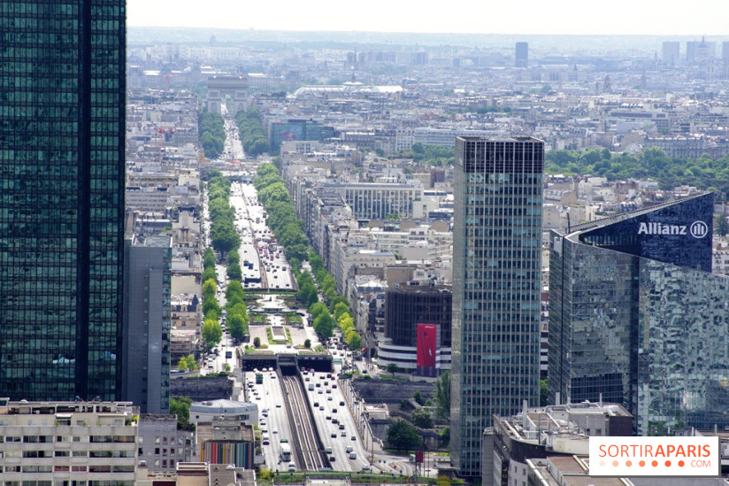 Réouverture du toit de la Grande Arche de La Défense