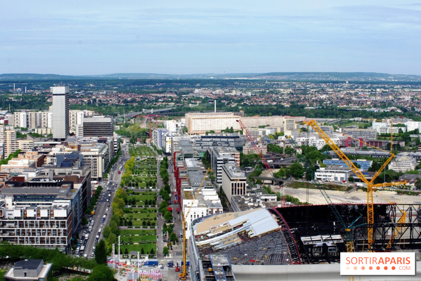 Réouverture du toit de la Grande Arche de La Défense
