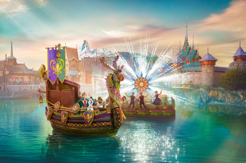 Célébration à Arendelle : le spectacle en journée avec Elsa, Anna, et surtout Olaf, à Disney Adventure World