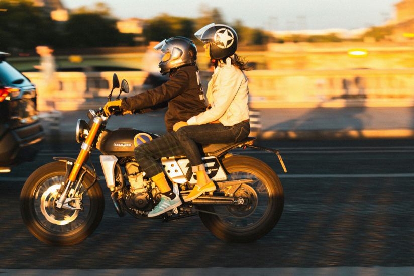 Journée internationale femmes : un défilé de moto