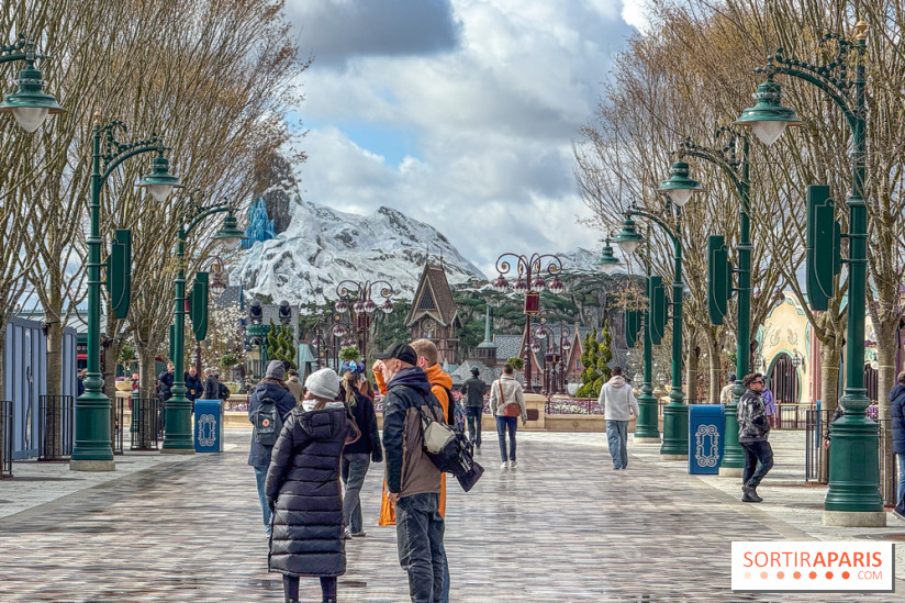Disneyland Paris : tout savoir sur Adventure Bay, la zone du lac de Disney Adventure World