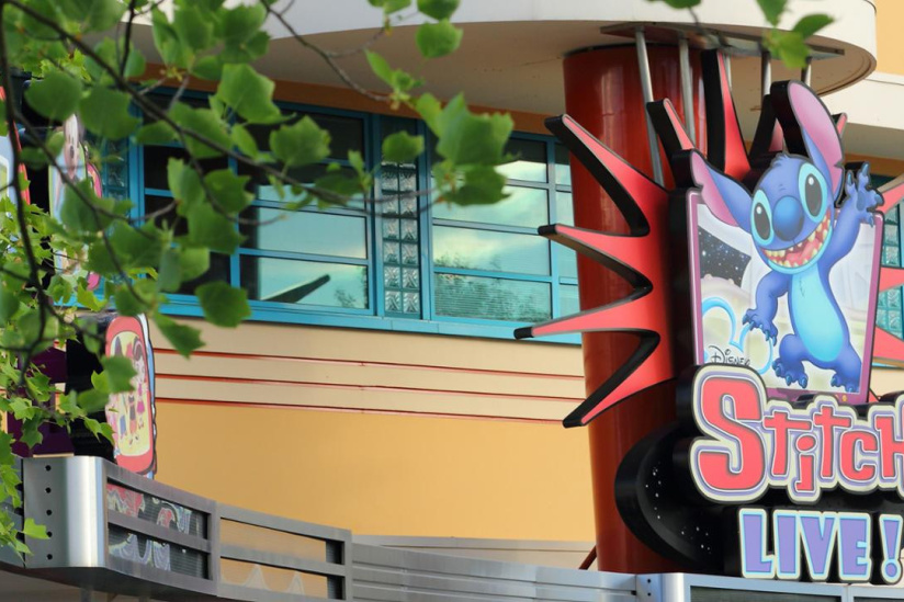 Stitch Live! à Disneyland Paris : tout savoir sur le spectacle interactif qui répond au public