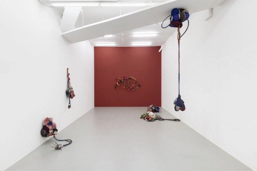 Sonia Gomes : Cœur sauvage, l’exposition de sculptures textiles au Palais de Tokyo