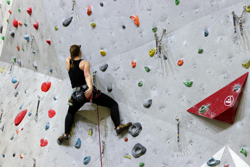 Paris 12e : un nouveau centre sportif avec un mur d’escalade de 14 mètres ouvre lundi