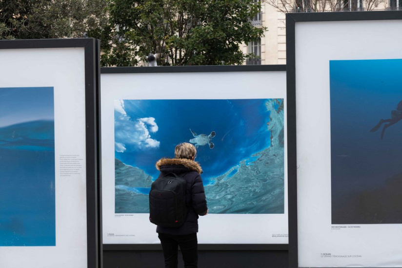 Exposition 1 Océan sur le parvis de la Gare de Lyon