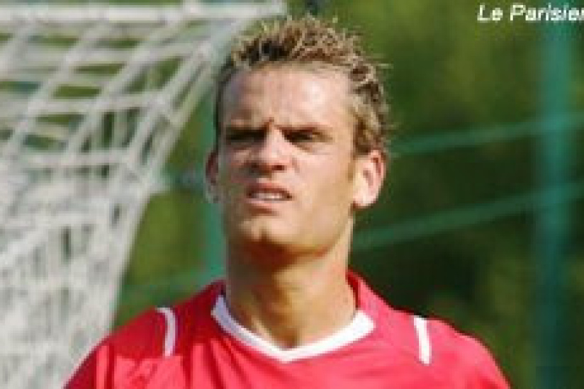 Rothen parti pour... rester