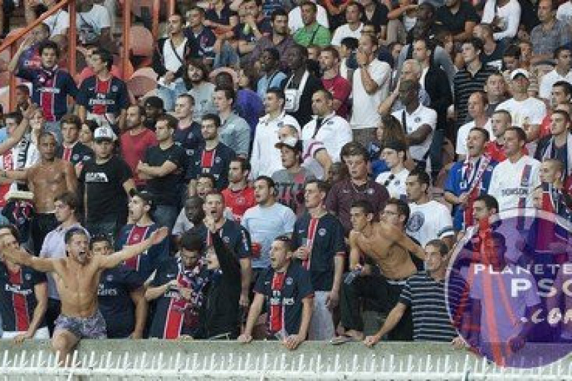 Le club critique l'émission Envoyé Spécial