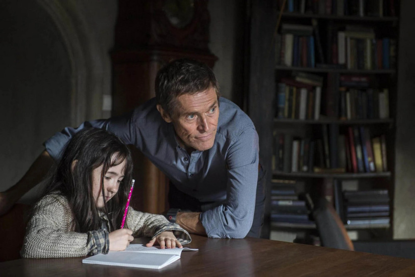 Seven Sisters thriller SF avec Noomi Rapace et Willem Dafoe sur Prime Video