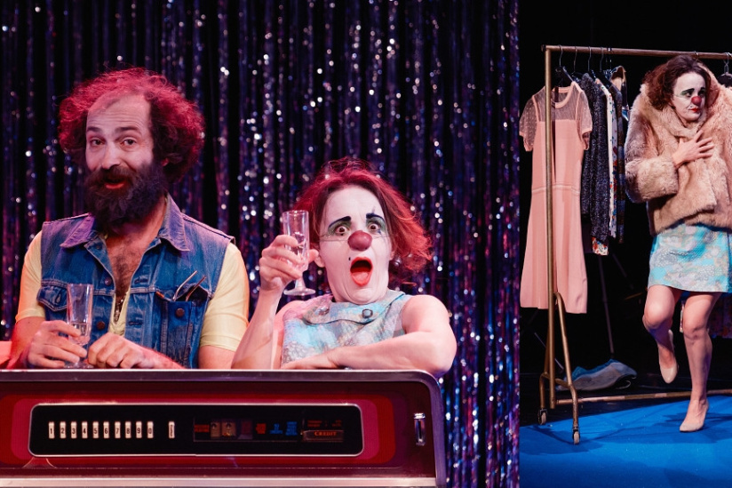 On a tous quelque chose en nous… : un duo de clowns revisite Johnny Hallyday à la Cartoucherie