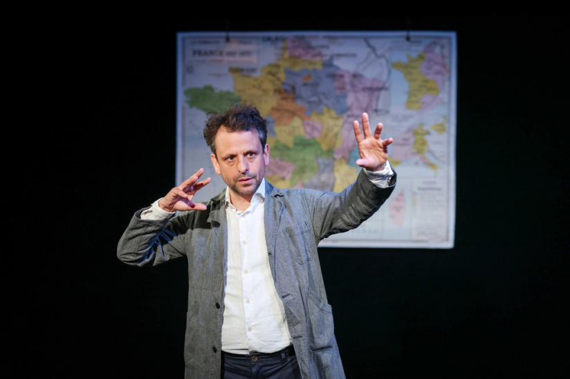 1515–Roi-Soleil : une Leçon d’Histoire au Théâtre de Poche