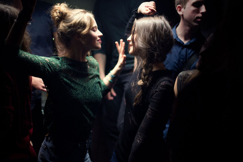 Respire: Joséphine Japy, Lou de Laâge