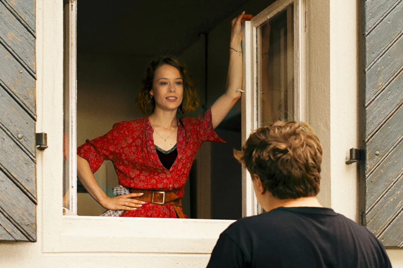 Les Amants Sous Le Ciel Rouge Drama Vostfr Le Ciel rouge : Thomas Schubert et Paula Beer dans le nouveau film de