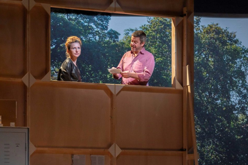 Un Président Ne Devrait Pas Dire Ça : Spectacle incisif à découvrir à l'Espace Carpeaux, Courbevoie