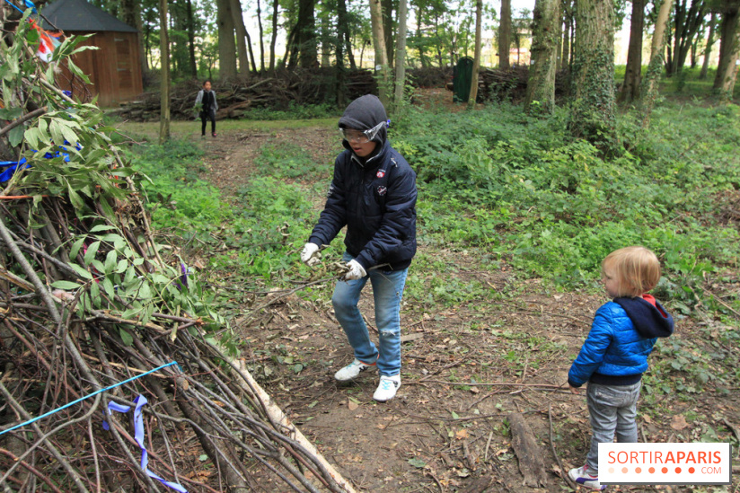 Construction de cabanes au Villages Nature