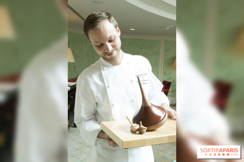 Bûche de Noël toupie du Shangri-La Paris 2017