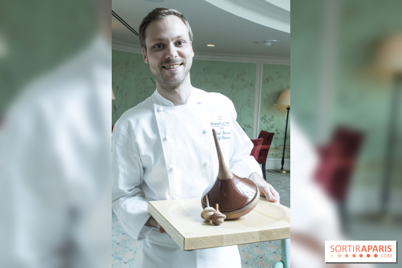 Bûche de Noël toupie du Shangri-La Paris 2017