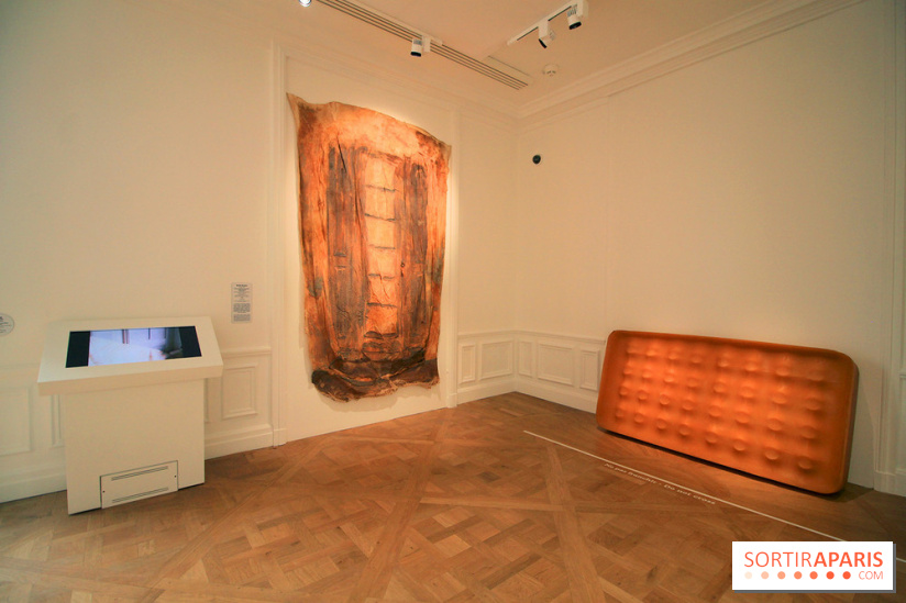 Women House à la Monnaie de Paris - Rachel Whiteread, Untitled (Air Bed), 1993