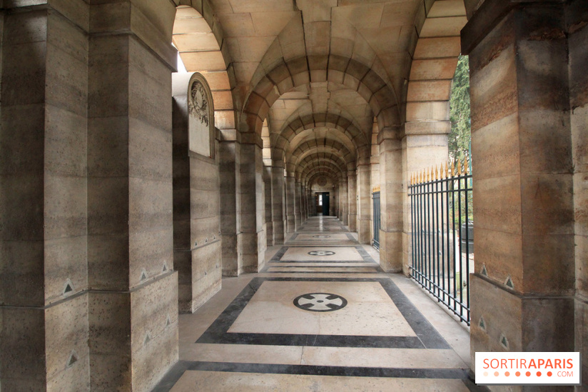 Un monde de plis à la chapelle Expiatoire