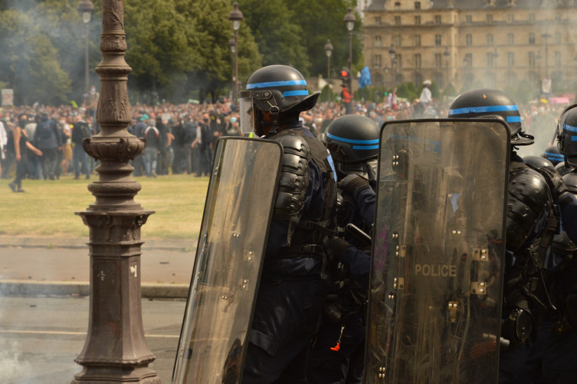 Manifestations à Paris : près de la moitié des policiers en burn out, selon un syndicat