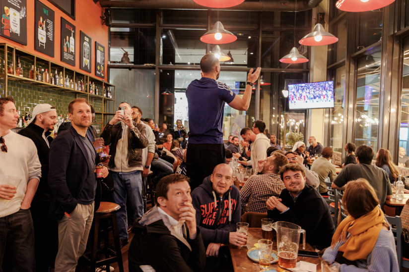 Les Frog Pubs