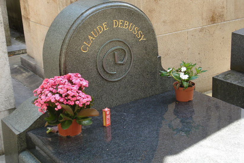 Le Cimetière de Passy, en face de la Tour Eiffel
