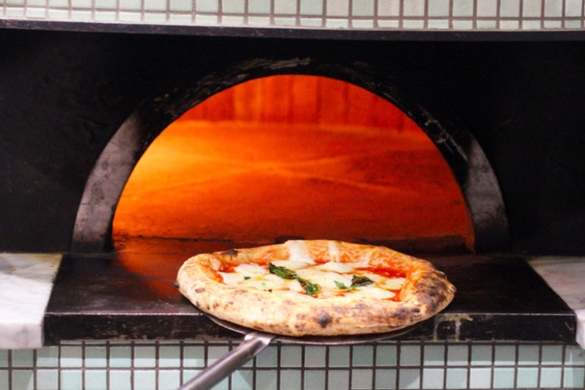  Iovine’s, la vraie pizza napolitaine, débarque dans le Marais 