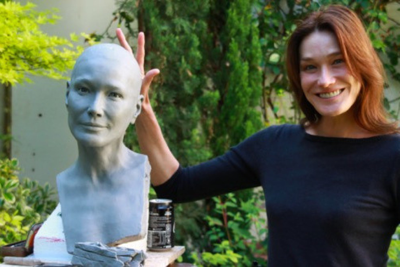 Carla Bruni entre au Musée Grévin