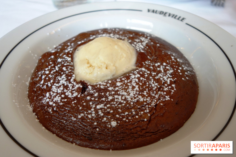 Le Vaudeville à Paris : cuisine traditionnelle et fruits de mer pour la brasserie centenaire