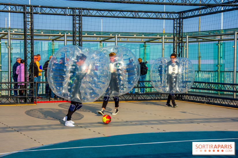 Animation de Bubble Foot sur la Tour Montparnasse